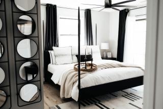 Craftsmen Gem 2-BR House Walk Whiskey RowSleep 6 - 6