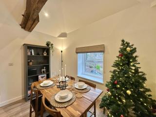 Modern Apartments in Prime Central Location - 7