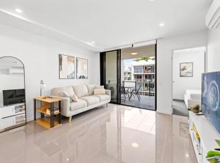 Steps from Sand: 2-Bed Beach Escape with Courtyard - 4