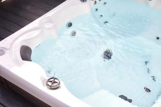 Pine Lodge with Hot Tub - 8