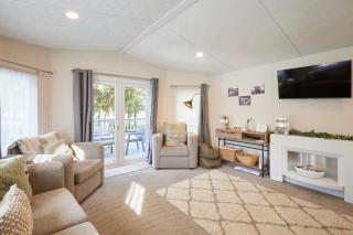 Pine Lodge with Hot Tub - 2