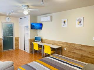 Nice Queen bed apartment, private access - 8