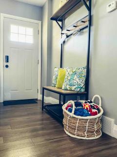 Shores of Erie Guest House - 7