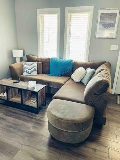 Shores of Erie Guest House - 3