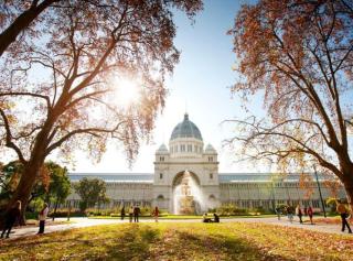 Charming 2-Bed Terrace in Prestigious Ascot - 3