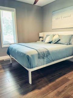 Shores of Erie Guest House - 1