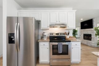 Gilbert Getaway - pool+games+pool table - 8