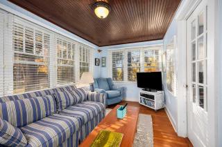 Charming Saugatuck Getaway by Lake & Shops - 8