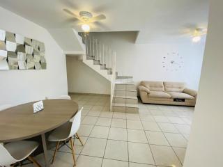 Casa al Norte, cerca Zona Industrial, Bien ubicado - 2