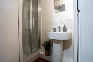 Penthouse in Central Nottingham with Hot tub and Games - 6