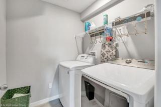 Sunny Amp Bright Modern Retreat - 2