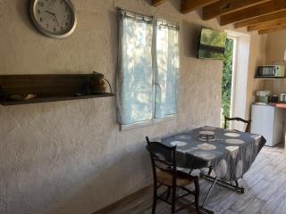 studio à la campagne avec piscine - 3