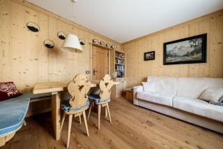 Pecol Charming Apartment R&R - 8