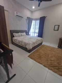 UmarHarraz Homestay#Malay Family Staycation#PEACEFUL AND SPACIOUS#NETFLIX N YOUTUBE#POOL FOR KIDS - 3