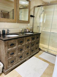 Villa Nature & Douets - aux portes du Mans - 5 chambres climatisées - piscine à débordement et terrain arboré d'1 hectare - La Chapelle-Saint-Aubin - 7