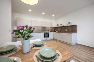 Bratislava SkylineView - Modern Apt & Free Parking - 2