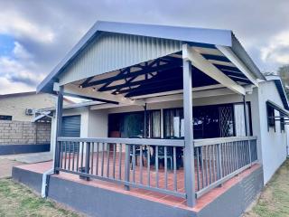 Broadway Beach Cottage - 8