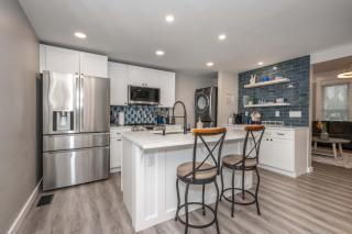 The Gathering House - Home for 6 - 9