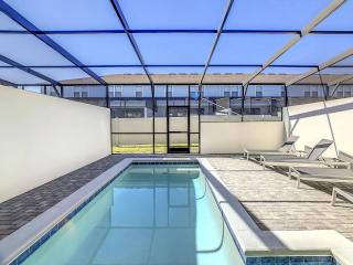 Dreamy 5BR Townhouse with Private Pool - 5