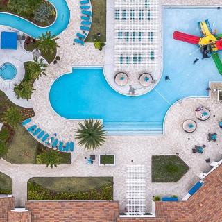 Dreamy 5BR Townhouse with Private Pool - 3