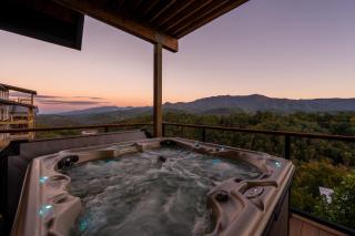 Family 5BR Cabin Near Downtown Gatlinburg With Games Hot Tub - 6