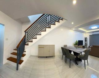 4 Bedroom House for 5-6 guests - 5