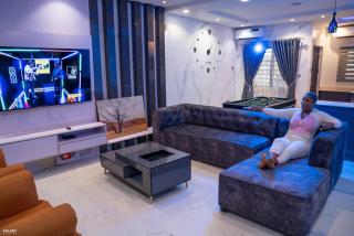 Gillant Luxury Homes - 1