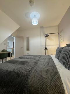 Shrubberies Suite - Derby - 6