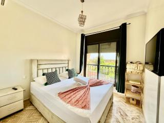 Stylish Atlas Golf Resort Getaway - Free Breakfast, Rooftop Patio, Pool, Views - Marrakesch - 9