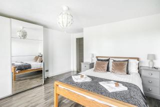 PRIVATE LUXURY BARN IN ITS OWN 0.75ACRES - 4