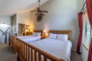 Walk to Village, 1+L/2BA; Jacuzzi, Parking, W/D - 4