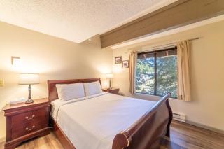 Walk to Village, 1+L/2BA; Jacuzzi, Parking, W/D - 3