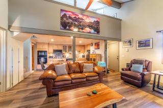 Walk to Village, 1+L/2BA; Jacuzzi, Parking, W/D - 5