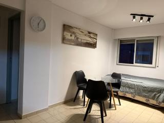 Depto sencillo a la vuelta del patio olmos cerca de todo - 2