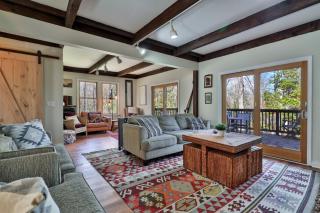 Classic Killington Ski Chalet for 8 with Gear Room, 2 Fireplaces, 5 Mins to Slopes - 5