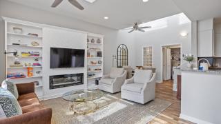 Downtown Condo - 2BR 2BA Walk to Everything - 0