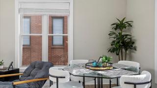 Central Raleigh 2BR - Walk to Shops & Dining - 4