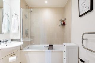 1-Bedroom Apartment Overlooking Clapham Common - 5