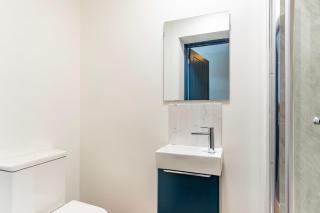 Modern 5-Bed Home Near Bowthorpe - 4