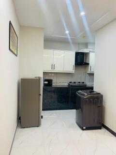 Secure 1 Bedroom Apartment in Bahria Phase 7 with Free Internet - Rawalpindi - 8