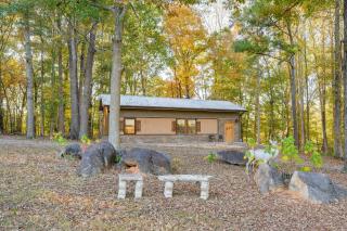 Cozy Couples Escape with Patio in Northwest Georgia - 9