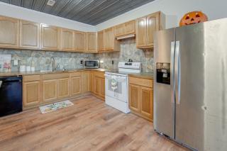 Cozy Couples Escape with Patio in Northwest Georgia - 4