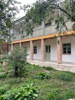 2 Floor Rustic Inn in Dilijan - 0