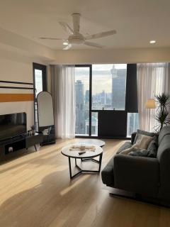 Modern 1BR Apartment with KLCC Twin Towers View - 7
