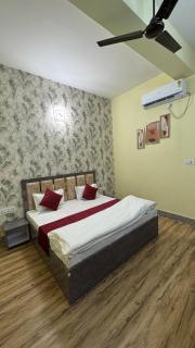 SUNRISE INN hotel - 0