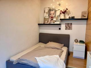 Ü Villa 180qm 3 Bäder 3 Küchen 3 Etagen viel Platz 7 Zimmer Grillmöglichkeit - 6