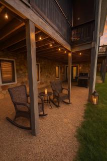 Compass Retreat - The Lower Suite - 1