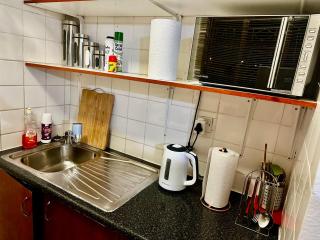 Feel At Home Cosy Apartment - 1