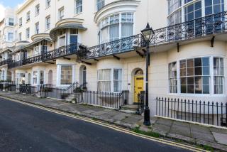 Modern One Bedroom Near the Sea - 26Marine Sq - 5