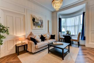 Modern One Bedroom Near the Sea - 26Marine Sq - 4